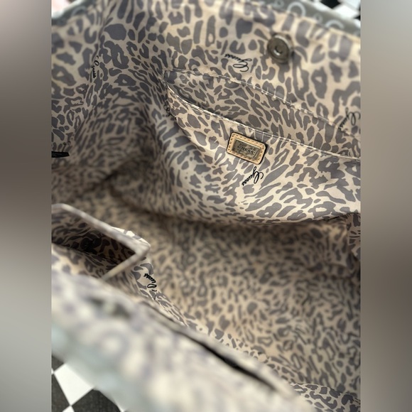 NEW Guess Monogram logo Tote Bag, Large. Gray & Cream - Picture 16 of 16